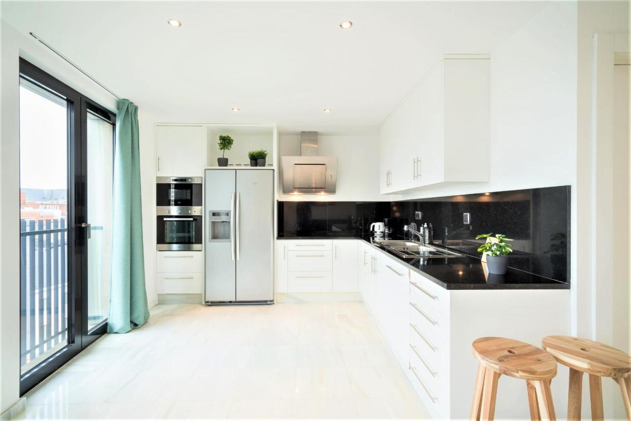 Marble In The Center Of Appartement *
