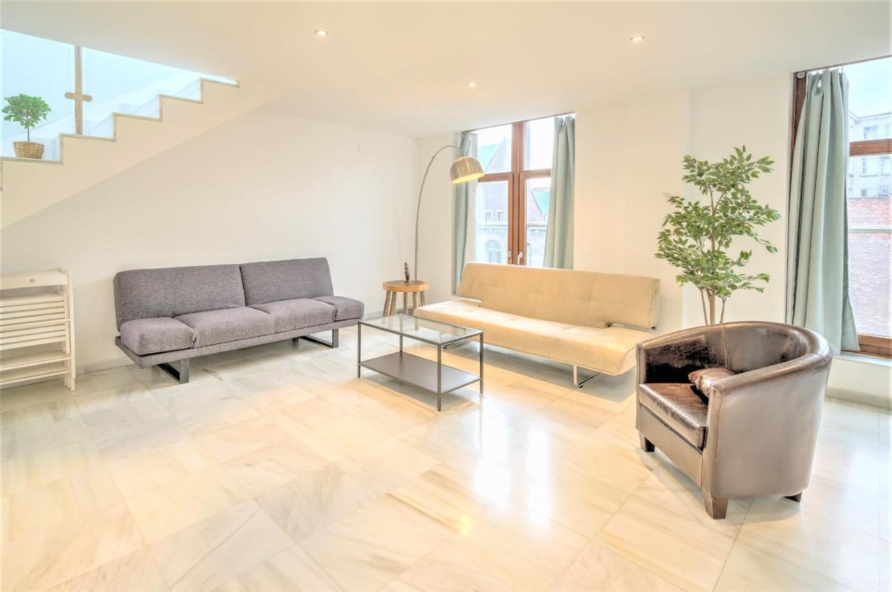 Marble In The Center Of Appartement