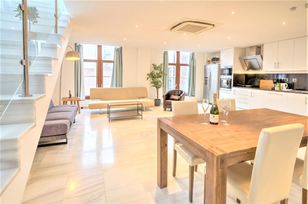 Marble In The Center Of Appartement